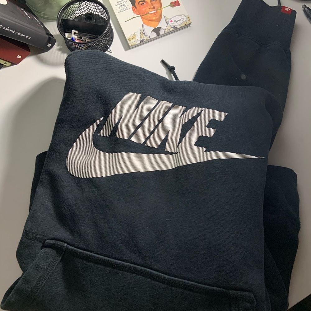 black oversized nike hoodie sweatshirt
